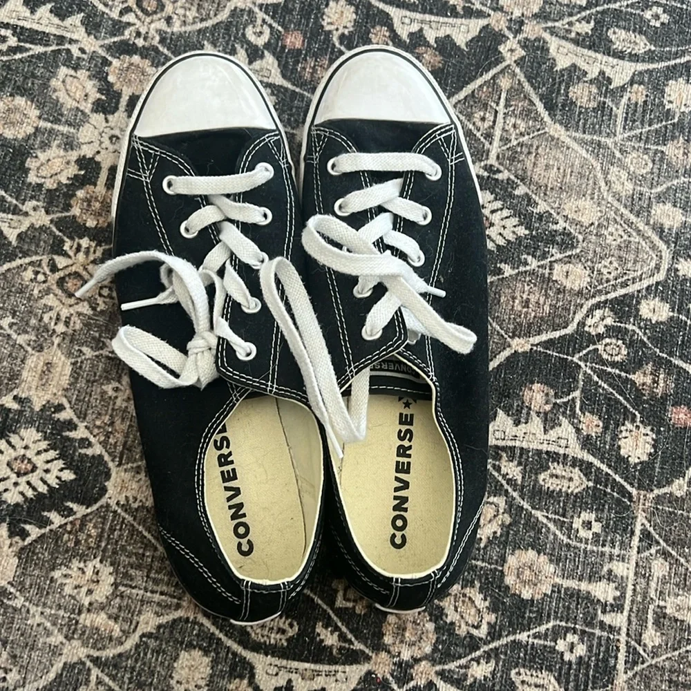 Converse - Picture 1 of 3